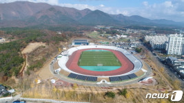 경주시, 안강종합운동장 경관 개선 완료…편의시설 등 갖춰