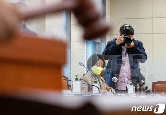 '野 단독표결' 국회 환노위 '노란봉투법 우선 법안으로 상정'