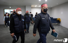 화물연대 집행부, 정부와 2차 협상 시작