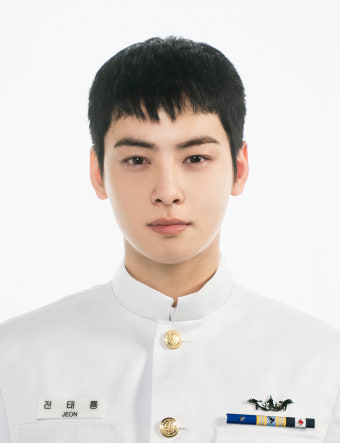 '데시벨' 차은우, 해군 증명사진…군복 입어도 '얼굴 천재' [N컷]