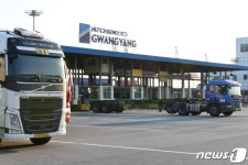 광양항 컨테이너 반출입량 100% 회복…물류 수송 정상화