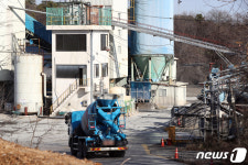 적막감 흐르는 레미콘 공장