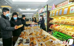 북한, 밀가루음식 전시회 13일에 개막…성황리 진행
