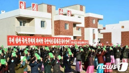 북한, 연말에 살림집 선전 지속…각지에서 새집들이 진행