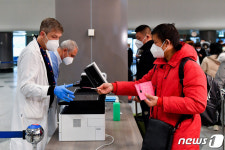 캐나다, 중국발 입국 규제 방침 동참…