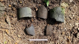 청와대 경내 8곳서 고려·조선시대 추정 기와·토기 조각 나왔다