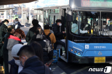 경남 택시요금 3300원→4000원 인상 유력…버스요금 인상은 검토 중