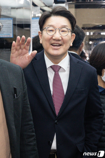 권성동 '전당대회 안나갑니다'