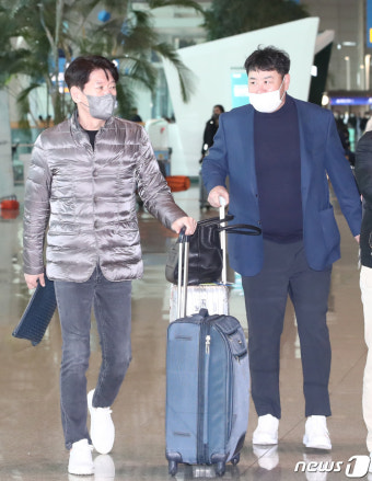 WBC 첫 경기 앞두고 호주로 향하는 이강철 감독