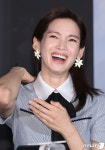정가은, 환한 꽃미소