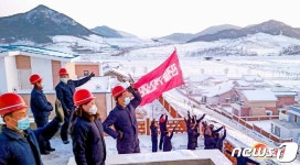 노동신문, 천리마구역 살림집 건설자들 조명…사회주의농촌 건설자