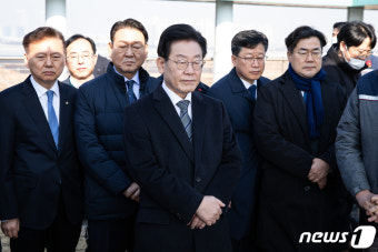 인천신항 찾은 이재명 민주당 대표
