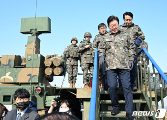 이재명 민주당 대표, 파주 방공부대 방문