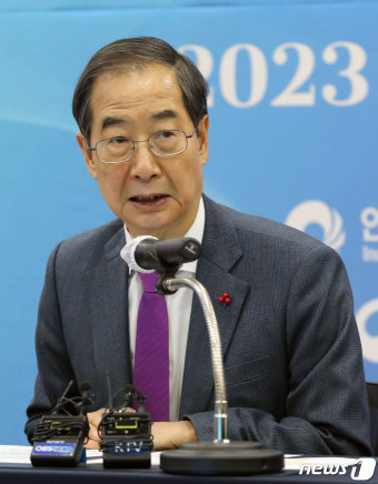 한덕수 총리, 의료체계 규제혁신 현장 간담회