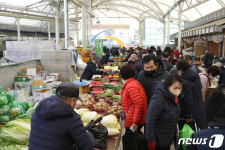 [르포]오늘만 같았으면…대목에 모처럼 활기 찾은 광양 옥곡5일장