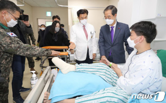 한덕수 총리 '국군수도병원 방문, 입원 장병 위로'