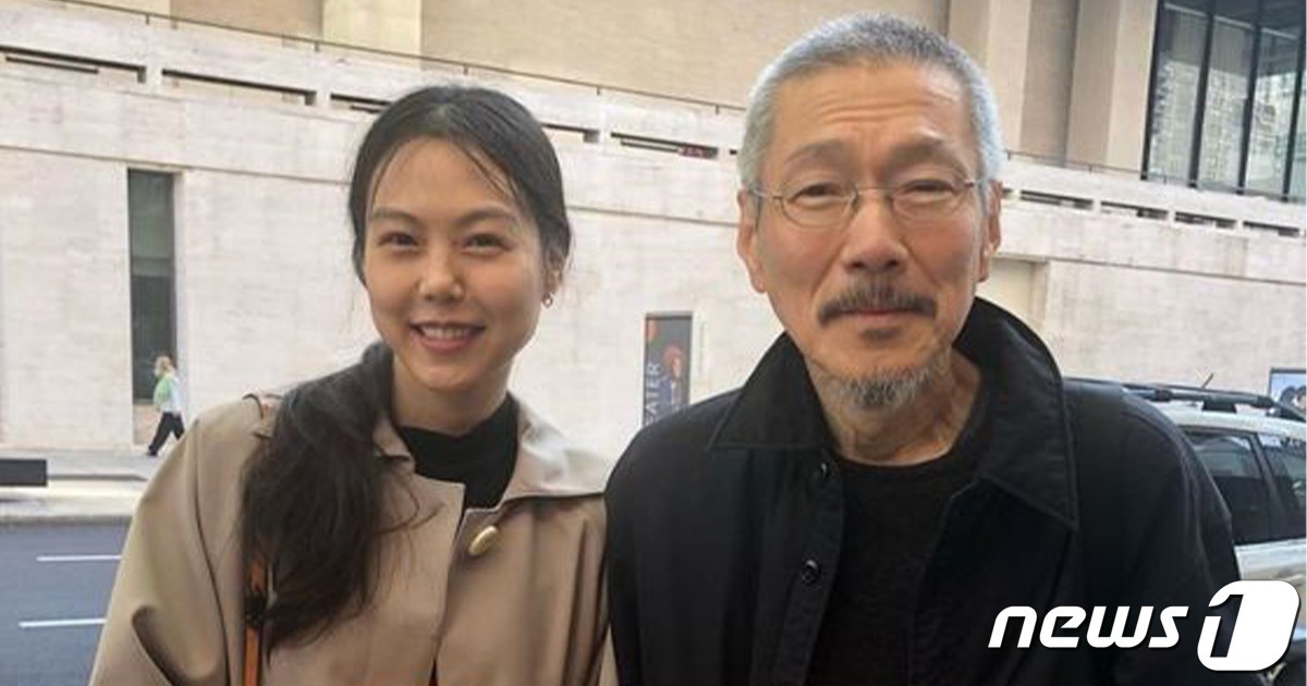 홍상수 감독 작품 그 자연이 네게 뭐라고 하니 베를린영화제 초대, 김민희 임신 소식 기대