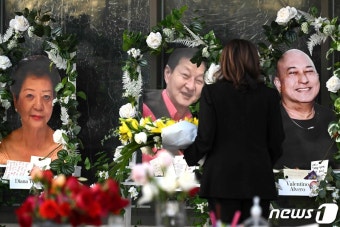 美 캘리포니아 총격 현장 방문한 해리스 부통령