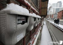 여론에 놀란 정부, 취약층 난방비 지원 2배로 확대