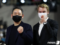 최태웅·토미 틸리카이넨 감독 후반기 멋진 승부 기대하세요