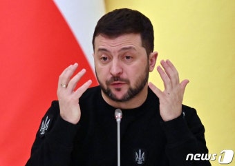 벨렌 오스트리아 대통령과 기자회견하는 젤렌스키