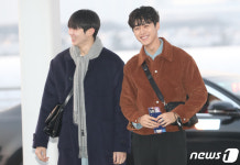 탄·이주안, 훈내 진동 미소