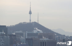 [퇴근길날씨] 구름 많고 밤 늦게 짙은 안개…대기질은 양호
