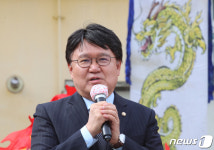 축사하는 황운하 의원