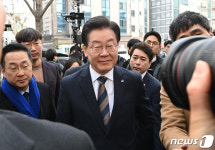 이재명 대표, 난방비 지원 점검차 경로당 방문