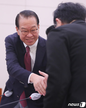 국회 외통위 출석한 권영세 장관