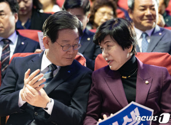 대화하는 이재명 대표·김영주 국회부의장