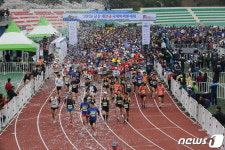 코로나로 중단 군산새만금국제마라톤대회 4년만에 재개…5000명 참가