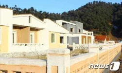 새로 조성된 북한 농촌 마을…새 농촌건설 구상 이행 박차