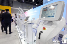 다양한 종류의 미용의료기기를 만나다