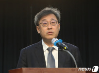 통신시장 경쟁촉진 토론회 인사말하는 박윤규 차관