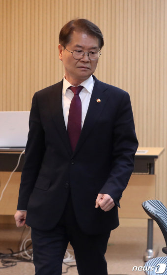 이정식 장관, '불합리한 노동관행 법제도개선' 간담회 참석