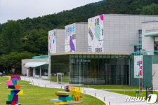 전북도립미술관 역량 있는 청년 작가 지원한다…전시·제작지원