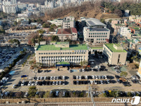 수영장 들어가기 싫다는 아이 억지로…군포 어린이집 교사 송치