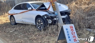 교통사고로 쓰러진 통신 전신주, 3개 통신사 사흘간 ‘나몰라라’