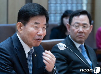 발언하는 김진표 국회의장