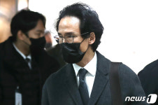 200억 횡령·배임 조현범 한국타이어 회장, 영장실질심사 출석
