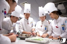 한식 외교관 역활 톡톡 전주대 한식조리과, 재외공관 조리사만 82명