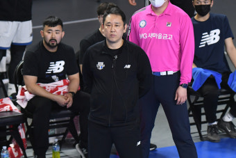 현대캐피탈, 한국전력에 0-3 패…대한항공, 1승 하면 정규리그 우승