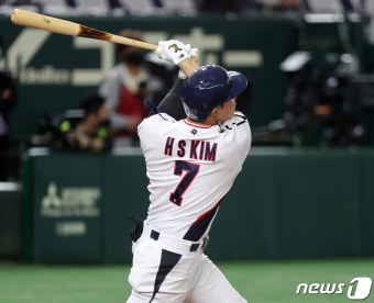 [WBC] 뒤늦게 터진 메이저리거 김하성, 11번째 타석만에 홈런으로 첫 안타