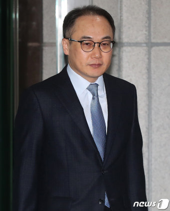 퇴근하는 이원석 검찰총장