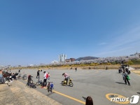 반갑다 벚꽃 나들이객 발디딜 틈 없는 청주 무심천변