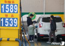 가격 동반 하락한 주유소 판매 휘발유, 경유 가격