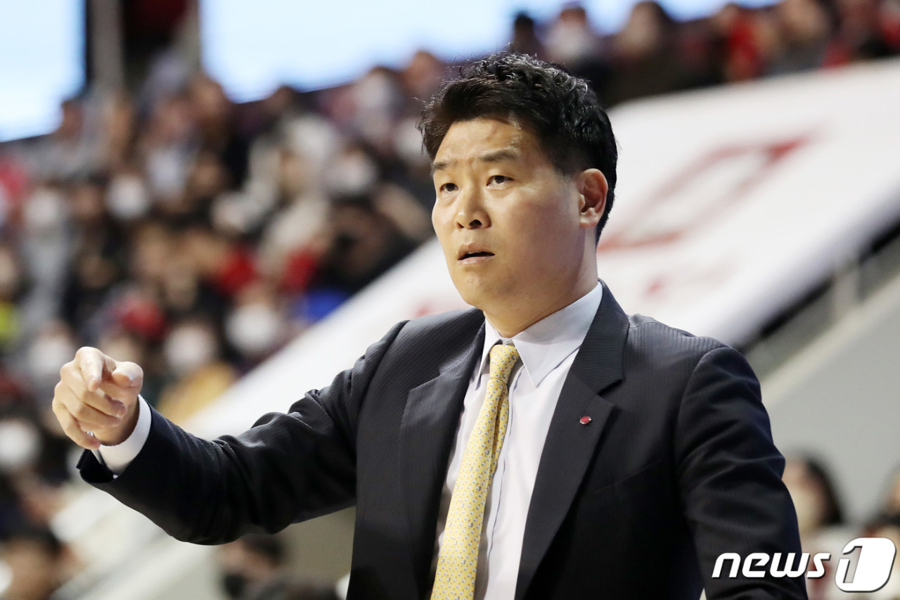 창원 LG, KBL 3관왕 조상현 감독의 리버스 스윕으로 우승