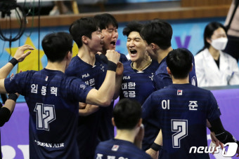 대한항공, 우승 확률 70.6% 잡았다…챔프전 1차전서 현대캐피탈 제압