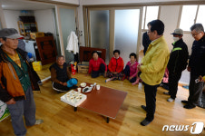 백운2리 경로당 찾은 전남도지사